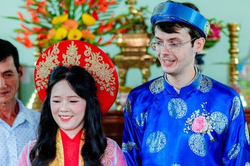 Rể Pháp ăn Tết miền Tây, phải nhớ cách xưng hô hơn 50 người nhà vợ