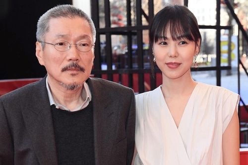 Hong Sang Soo quay lưng với vợ con sau vụ ngoại tình