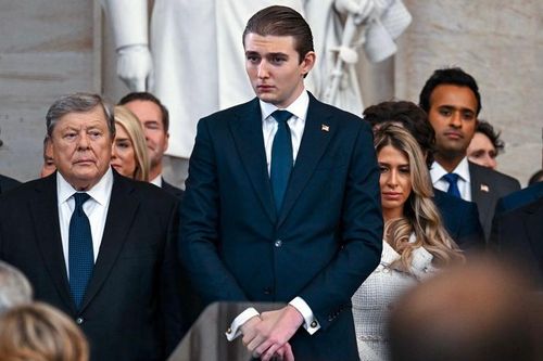 Barron Trump mở công ty riêng ở tuổi 18