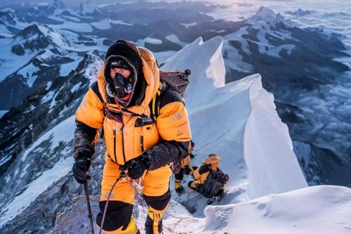 Nepal tăng giá leo Everest