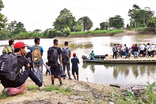 Tổng thống Colombia tuyên bố tình trạng khẩn cấp do bạo lực