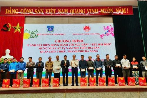 Đồng hành, hỗ trợ ngư dân có hoàn cảnh khó khăn đón tết ấm