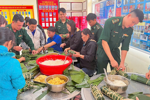 Bình Định: Ấm áp Tết nghĩa tình nơi biên giới biển, đảo