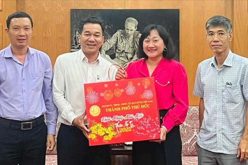 Lãnh đạo TP Thủ Đức thăm, chúc tết Báo SGGP