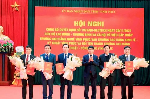 Vĩnh Phúc công bố quyết định sáp nhập 2 trường Cao đẳng