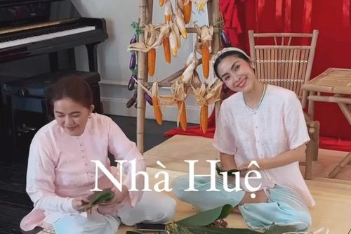 Hoa hậu Đỗ Hà, MC Mai Ngọc vào bếp, khoe mâm cỗ cúng ông Công, ông Táo