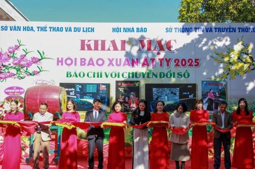 Kon Tum: Khai mạc Hội báo Xuân Ất Tỵ năm 2025 với chủ đề báo chí với chuyển đổi số