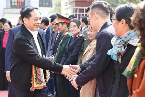 Phó Thủ tướng Bùi Thanh Sơn thăm, chúc Tết và dự lễ đóng điện trạm biến áp tại Điện Biên