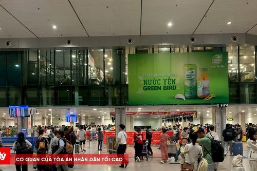 Ngày ông Táo về trời, sân bay Tân Sơn Nhất đón lượng khách 'khủng'