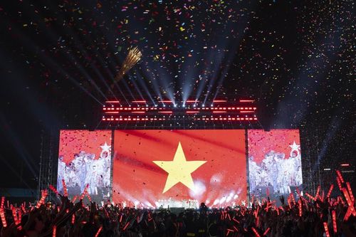 Đại biểu Quốc hội Bùi Hoài Sơn, nhạc sĩ Huy Tuấn hiến kế làm công nghiệp văn hóa