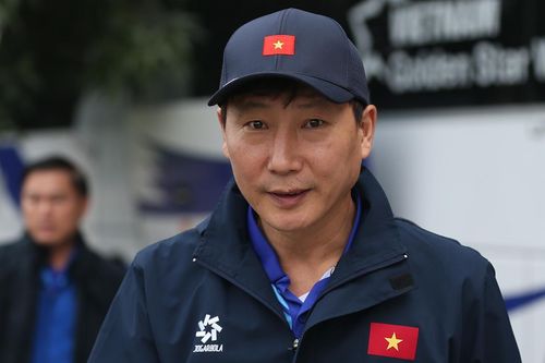 HLV Kim Sang Sik muốn mời Son Heung Min ăn phở