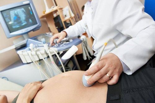 Mang thai tuần 36 vẫn quyết mổ sớm để... tránh tuổi xung khắc