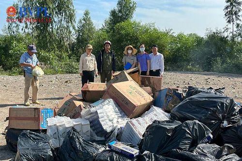 VKSND huyện Thủ Thừa kiểm sát việc tiêu hủy vật chứng