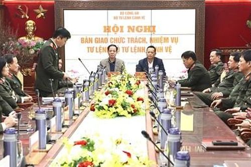 Hội nghị bàn giao chức trách, nhiệm vụ Tư lệnh Bộ Tư lệnh Cảnh vệ