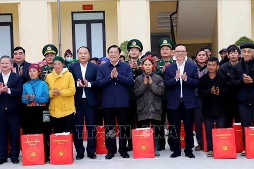 Đồng chí Phan Đình Trạc thăm, chúc Tết tại Hà Giang