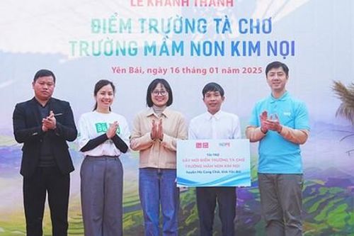 UNIQLO tiếp tục bán áo xây trường mới: Khánh thành 2 điểm trường và 1 nhà tắm cho học sinh vùng cao