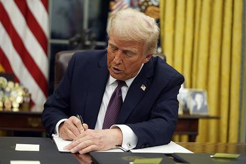 Bị 22 bang kiện ra tòa: Cuộc chiến pháp lý đầu tiên của ông Trump