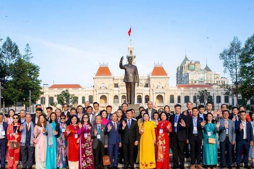 Kết nối triệu trái tim kiều bào đón Tết quê hương