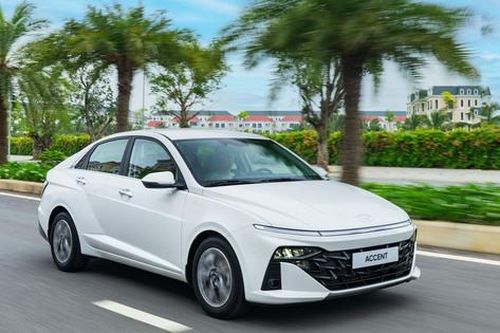 Hyundai Accent giảm giá mạnh tại đại lý