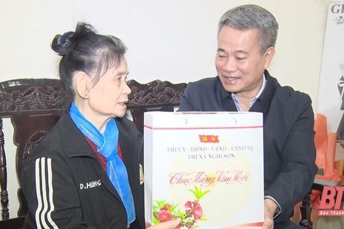 Thị xã Nghi Sơn: Nhiều hoạt động chăm lo Tết cho gia đình chính sách, hộ nghèo