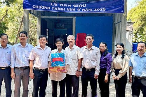 Mang Tết đến với người nghèo Tri Tôn