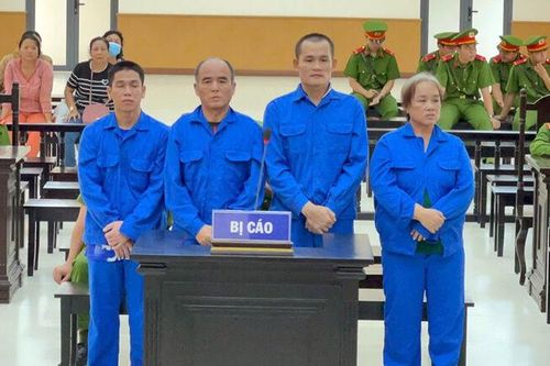 Ngồi tù vì hám lợi