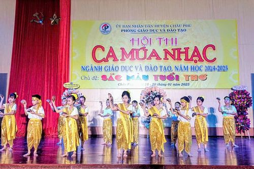 Công diễn và trao giải Hội thi ca múa nhạc ngành giáo dục và đào tạo huyện Châu Phú