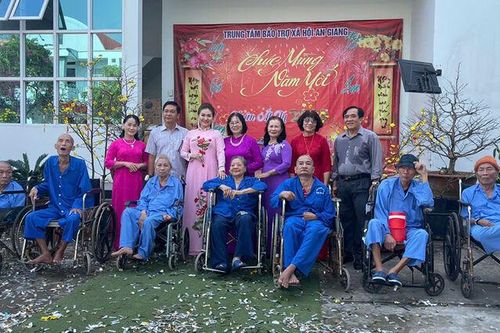 Hoạt động vui Tết tại Trung tâm Bảo trợ xã hội tỉnh