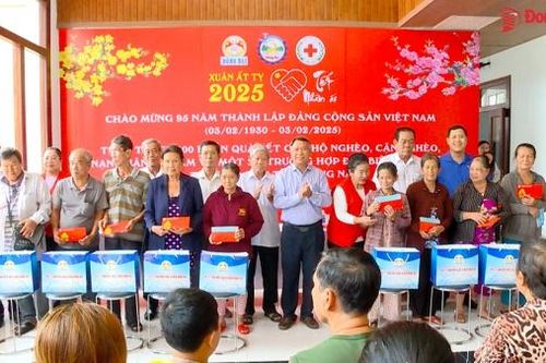 Xổ số Đồng Nai trao 2 ngàn phần quà Tết cho người dân có hoàn cảnh khó khăn