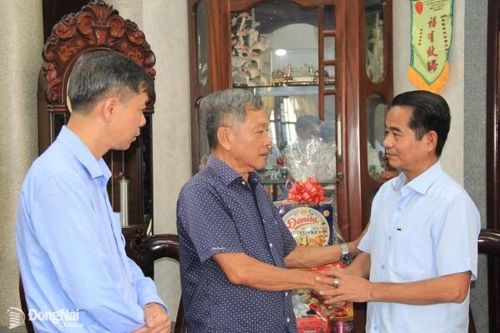 Chủ tịch HĐND tỉnh Thái Bảo thăm, chúc Tết các đồng chí nguyên lãnh đạo tỉnh Đồng Nai