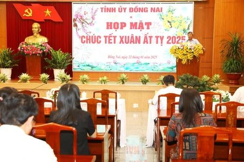Thường trực Tỉnh ủy Đồng Nai họp mặt chúc Tết lãnh đạo, cán bộ, công chức các cơ quan khối Đảng, MTTQ và các đoàn thể chính trị - xã hội