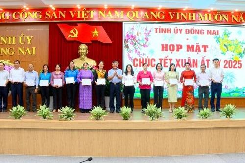 Thường trực Tỉnh ủy họp mặt, chúc Tết các cơ quan khối Đảng, đoàn thể của tỉnh