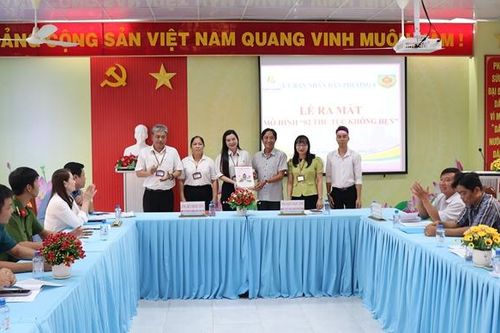 Ra mắt mô hình '2 thủ tục không hẹn'