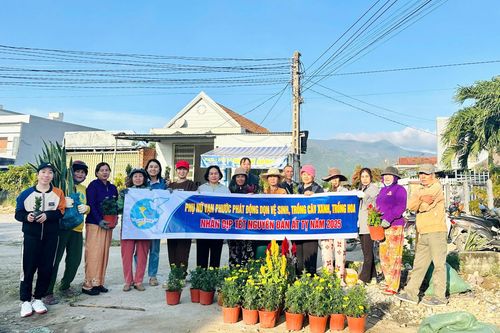 Các cấp hội phụ nữ huyện Vạn Ninh tổ chức các hoạt động mừng xuân Ất Tỵ năm 2025