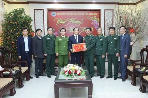 Lãnh đạo UBND tỉnh kiểm tra công tác trực, phục vụ tết tại các đơn vị