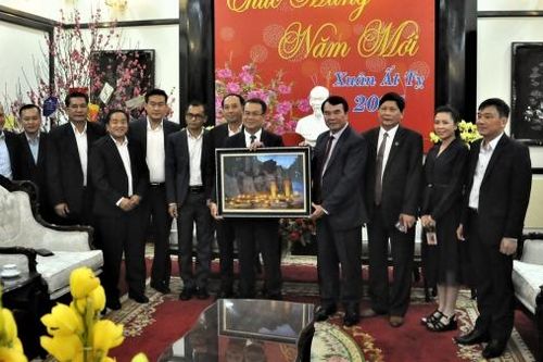 Phó Chủ tịch UBND tỉnh Phạm S tiếp xã giao đoàn công tác tỉnh Champasak - Lào