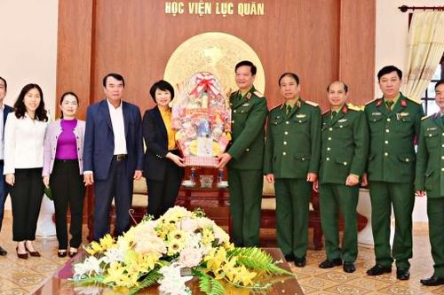 Phó Bí thư Tỉnh ủy, Chủ tịch HĐND tỉnh Lâm Đồng chúc Tết Học viện Lục quân