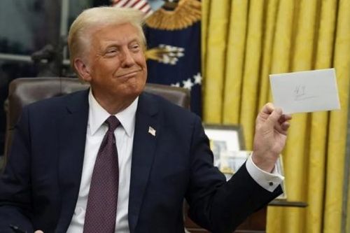 Tổng thống Trump hé lộ nội dung bức thư tay của ông Biden
