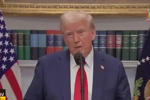 Tổng thống Trump tổ chức họp báo 'nóng'