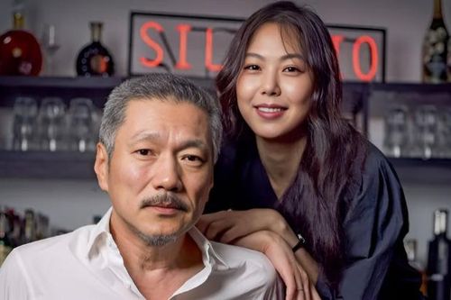 Sao Hàn 22/1: Đạo diễn Hong Sang Soo 'ruồng bỏ' vợ con vì tình trẻ Kim Min Hee