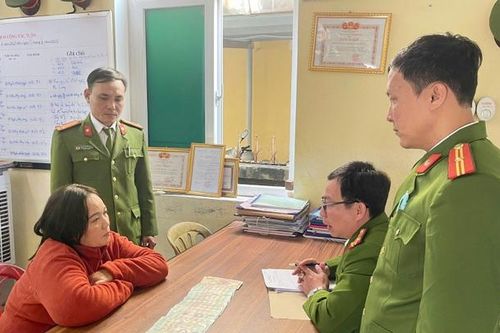 Bắt nữ 7X trộm tiền của người bán rau