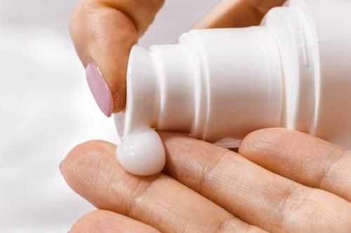Cách chọn và dùng kem dưỡng da an toàn