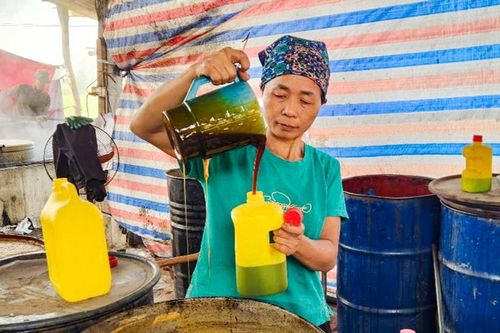 Tất bật cho ra lò những mẻ mật mía cuối năm