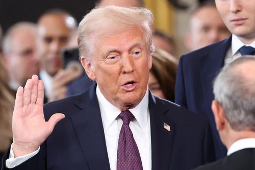 Thấy gì khi chính quyền Trump chỉ công nhận hai giới tính 'nam và nữ'?