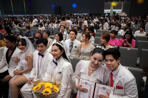 Đám cưới tập thể đầu tiên khi Thái Lan công nhận hôn nhân đồng giới
