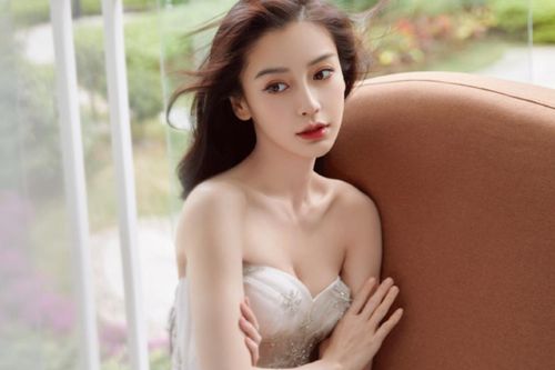 Angelababy khủng hoảng nghiêm trọng
