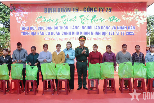 Công ty 75 (Binh đoàn 15) hỗ trợ kinh phí và tổ chức ăn Tết cùng nhân dân 40 thôn, làng