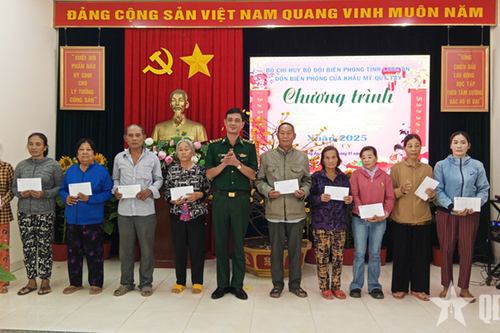 Ấm áp Tết quân dân trên vùng biên giới Mỹ Quý Tây