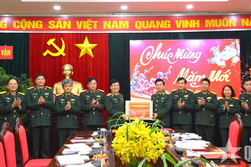 Trung tướng Đỗ Xuân Tụng thăm, chúc Tết Cục Dân vận, Cục Tổ chức