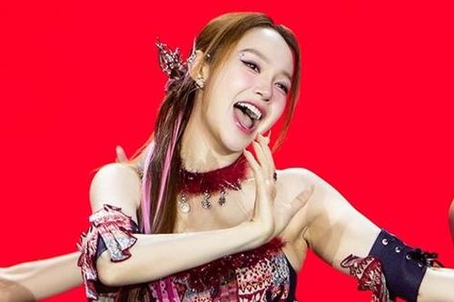 Minh Hằng: 'Mong muốn những chuyện không vui trong năm cũ đều được bỏ qua hết'